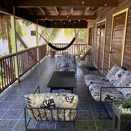 Driftwood Gardens Guesthouse Placencia Dış mekan fotoğraf