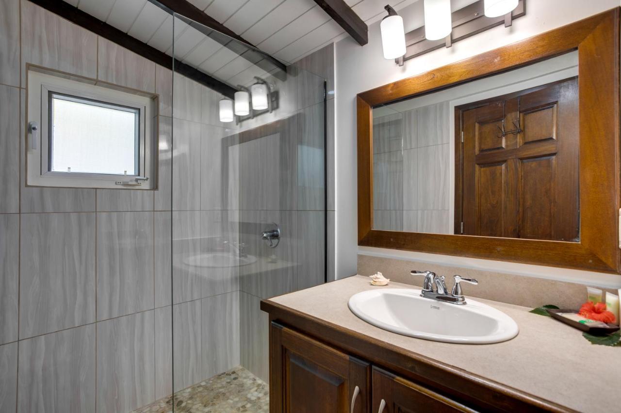 Driftwood Gardens Guesthouse Placencia Dış mekan fotoğraf