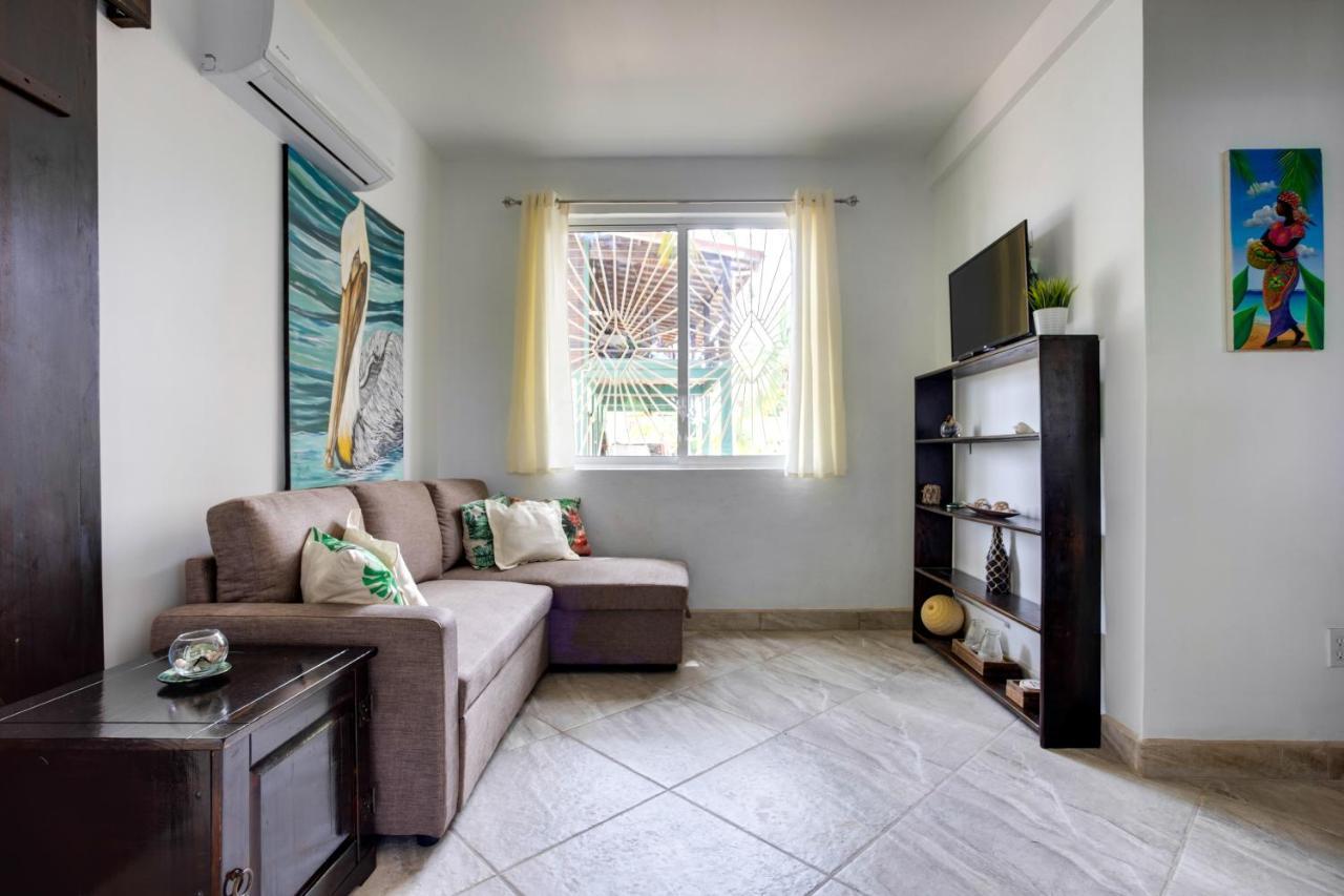 Driftwood Gardens Guesthouse Placencia Dış mekan fotoğraf