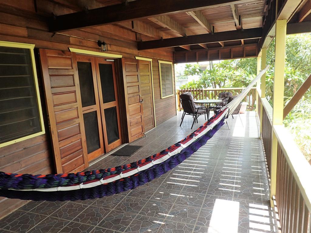Driftwood Gardens Guesthouse Placencia Dış mekan fotoğraf
